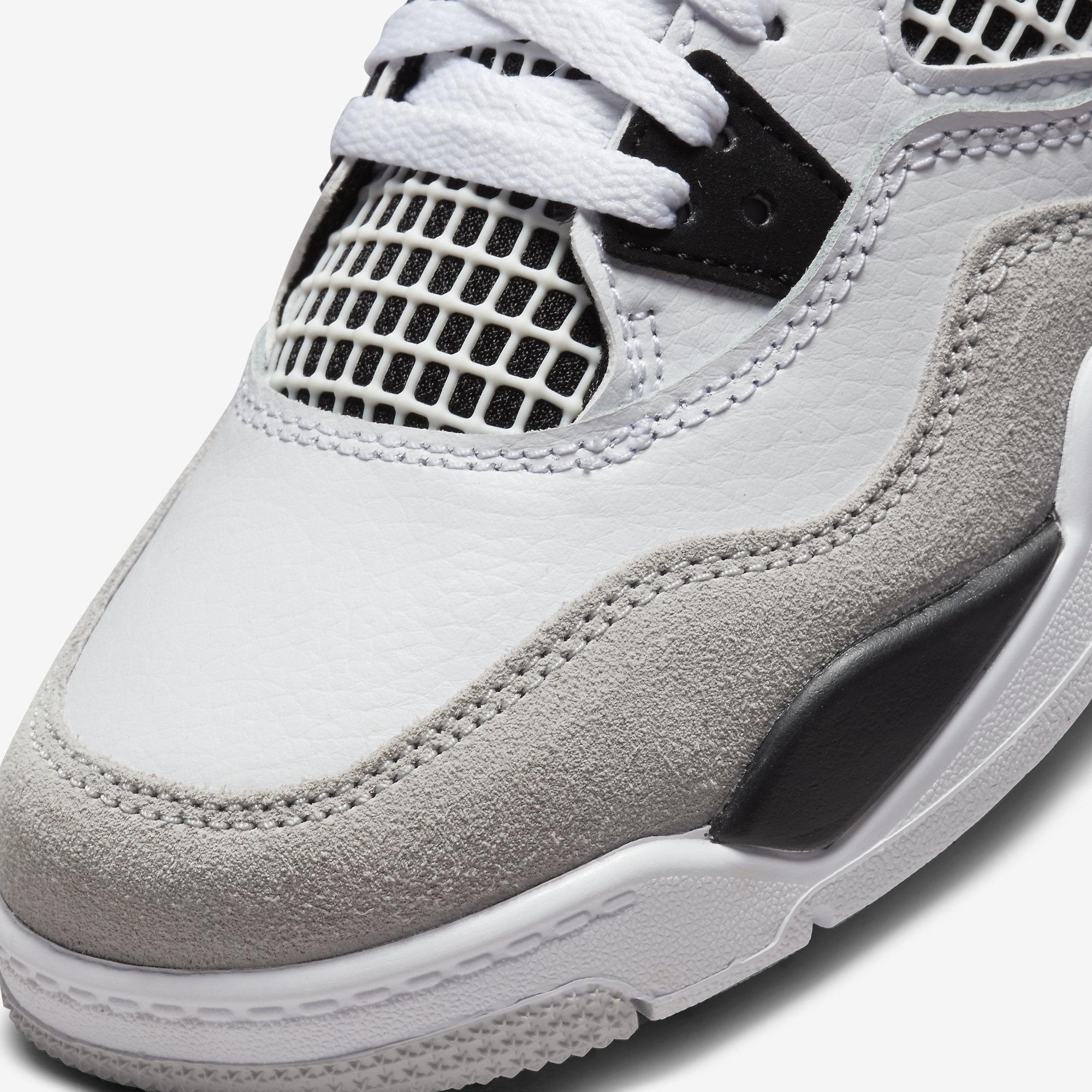 Air Jordan 4 Retro Military Black Sneakers